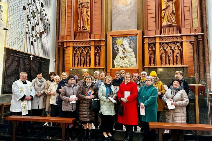Róża matek kapłanów modląca się za kapłanów, 5.04.2025 r.