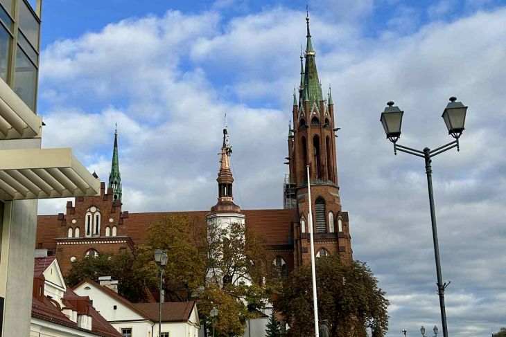 Powrót krzyża na wieżę Starego Kościoła Farnego, 14.10.2025 r.