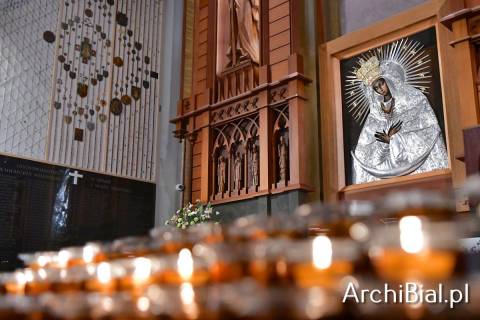 Początek nowenny przed Uroczystością NMP Matki Miłosierdzia, 7.11.2025 r.